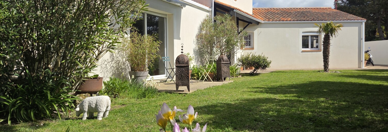 Maison 6 Pièces 255 m² à vendre à Le Fenouiller (85800)