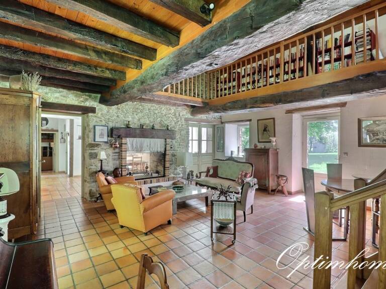 Propriete à vendre 8 pièces ORVAULT (44) — photo 1