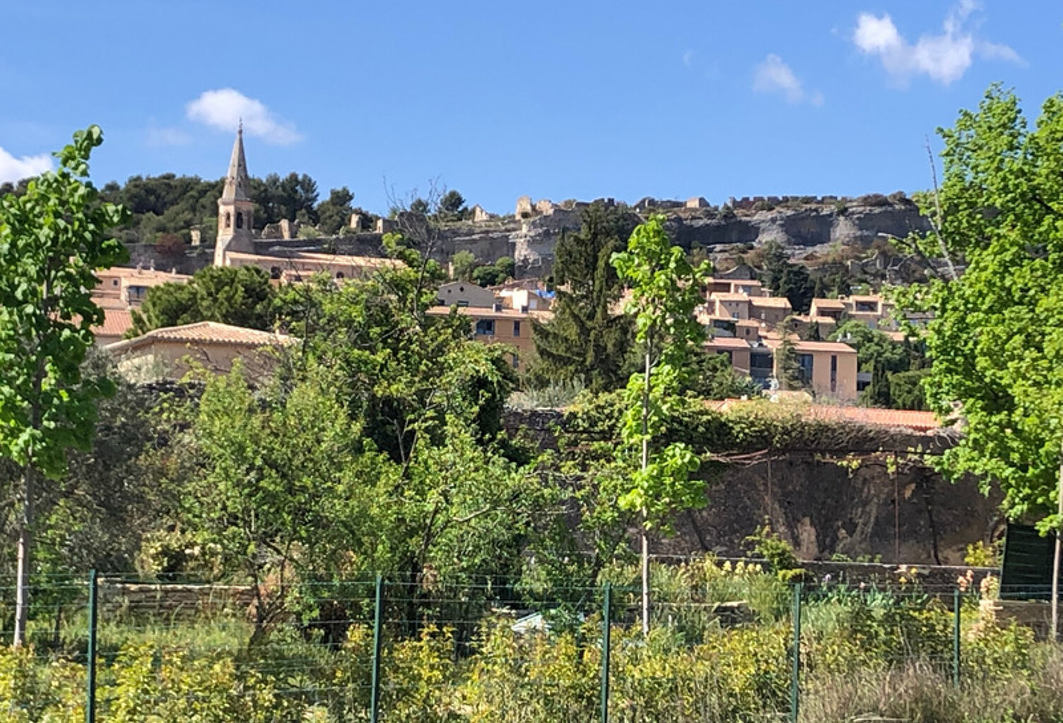 Terrain à vendre  SAINT SATURNIN LES APT (84) - Libre de constructeur — photo 1