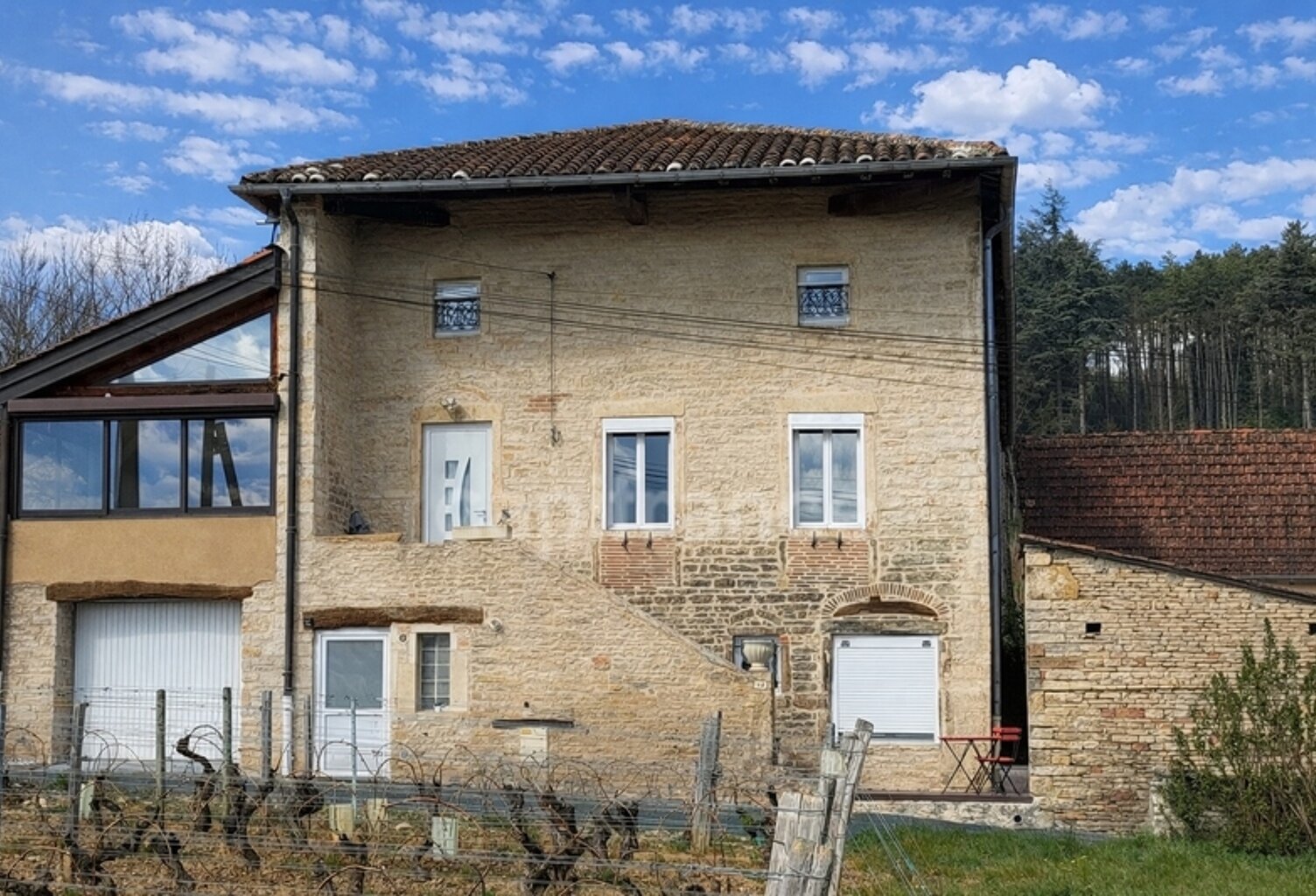 Maison en pierre avec vue exceptionnelle – Vire (71260) — photo 1