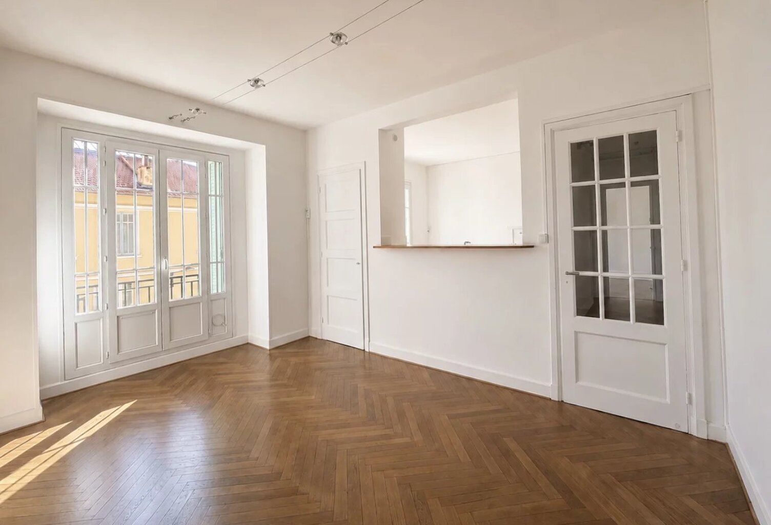 Cannes - République - Appartement 2 pièces — photo 1