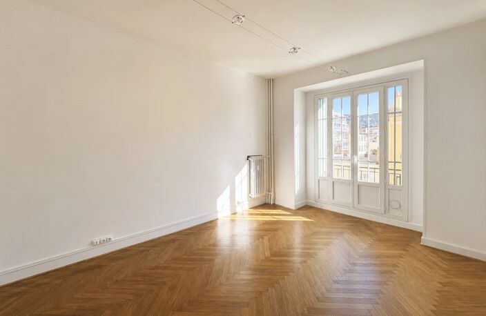 Cannes - République - Appartement 2 pièces — photo 2