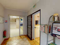IMMEUBLE AVEC 8 LOCAUX COMMERCIAUX et PROFESSIONNELS — photo 2