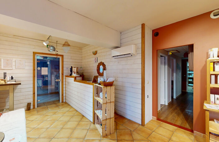 IMMEUBLE AVEC 8 LOCAUX COMMERCIAUX et PROFESSIONNELS — photo 5
