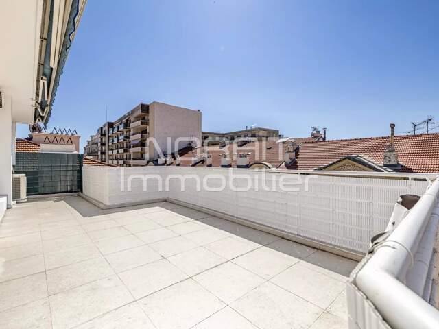 Nice – Carré d’Or | Superbe duplex  terrasses Dernier étage — photo du bien