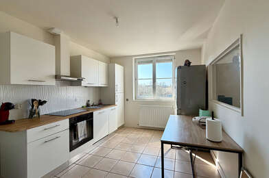 Appartement 5 pièces 745 €