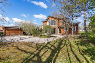 Maison 4 pièces 2360 €