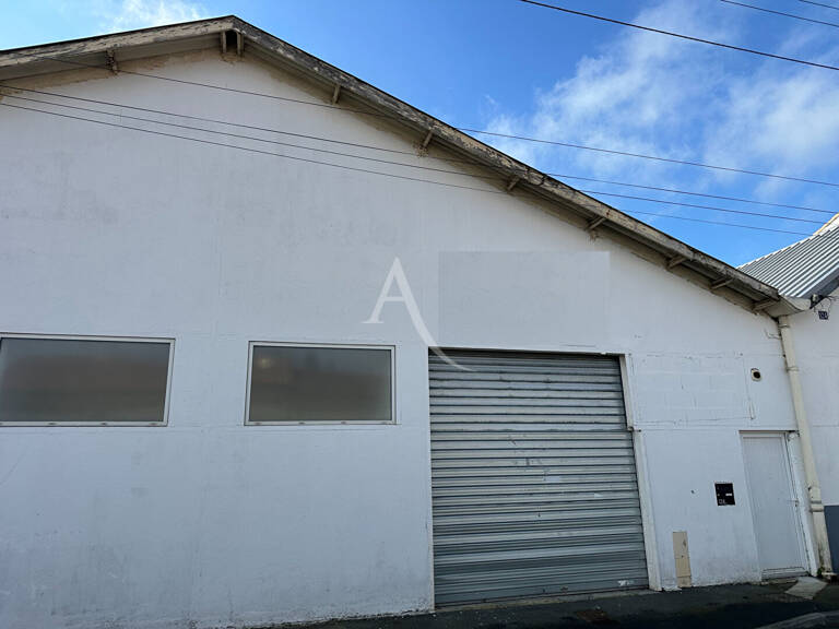 Entrepôt / local industriel Rochefort — photo 1