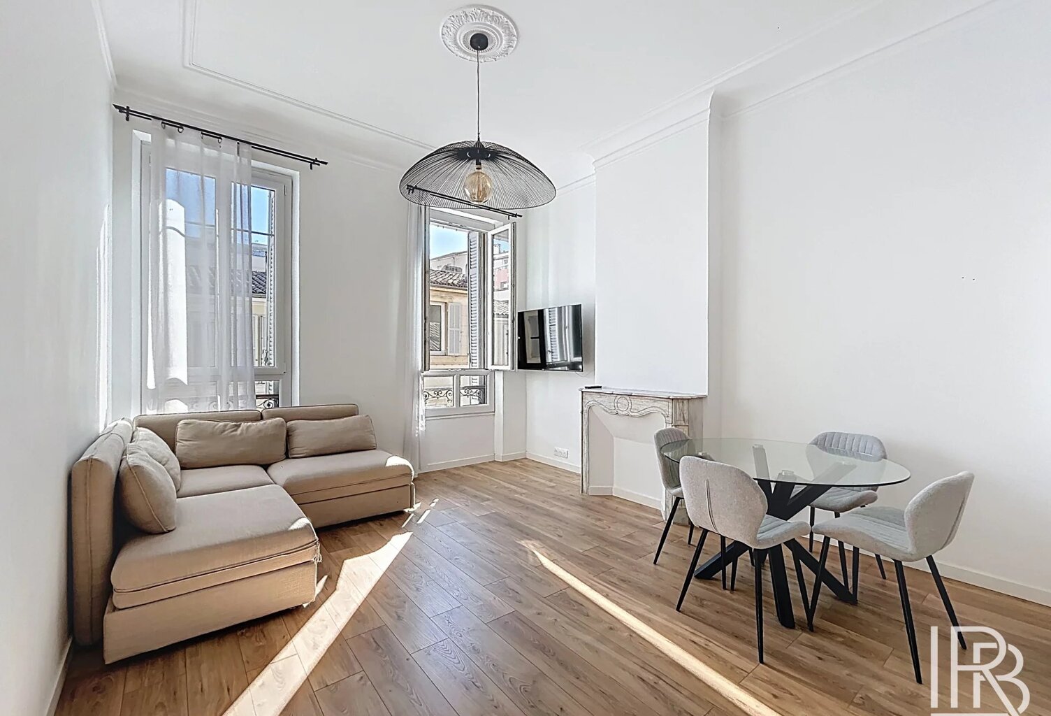 A VENDRE T2 rénové 48 m² Marseille 6e Rue Breteuil, clé en main — photo 1