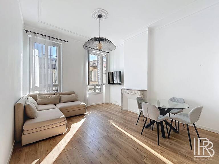 A VENDRE T2 rénové 48 m² Marseille 6e Rue Breteuil, clé en main — photo 1