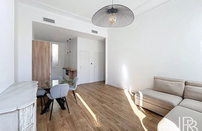 A VENDRE T2 rénové 48 m² Marseille 6e Rue Breteuil, clé en main — photo 2