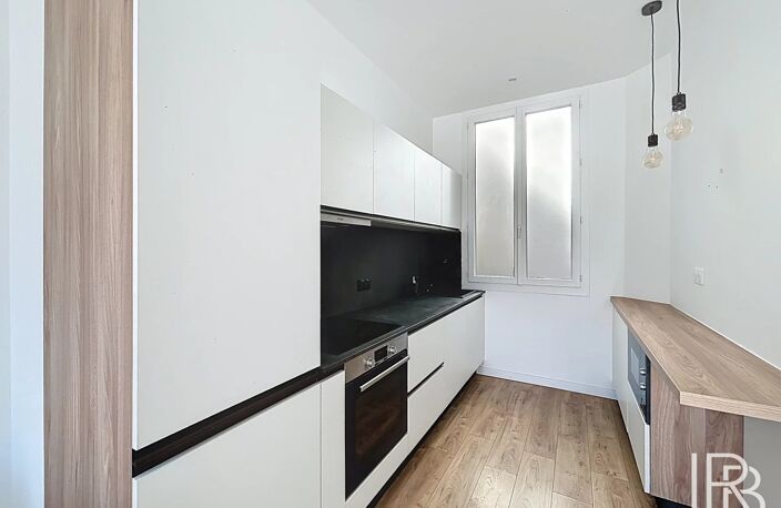 A VENDRE T2 rénové 48 m² Marseille 6e Rue Breteuil, clé en main — photo 3