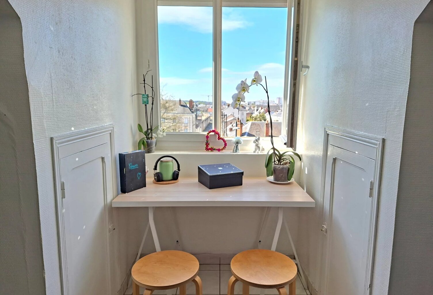 Studio meublé  avenue de Grammont — photo 1