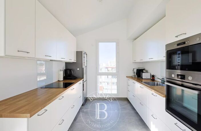 VENTE - MARSEILLE 13008  - DERNIER ETAGE - TERRASSE — photo 5