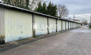 Garage   m² à vendre à Bruges (33520)