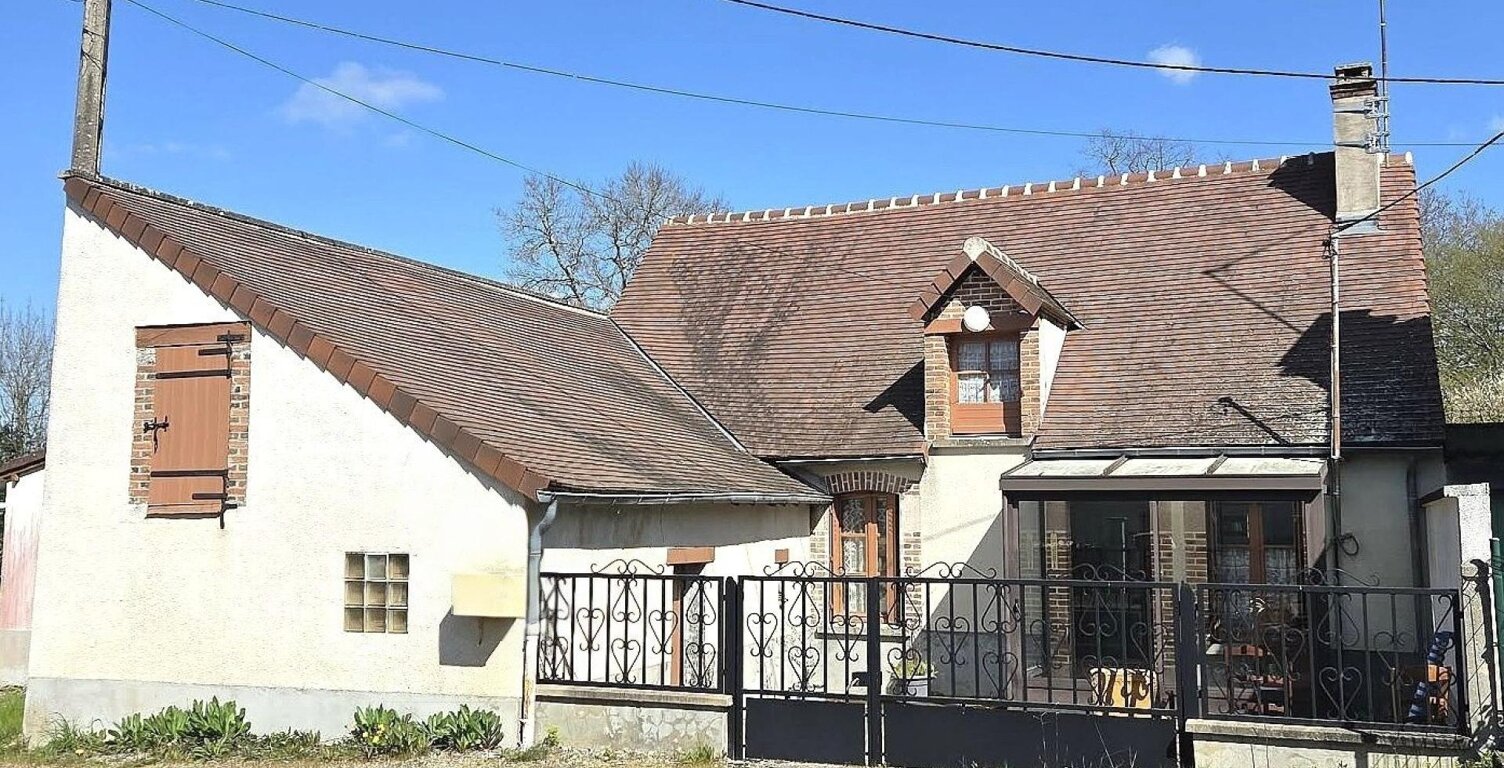 Maison de plain-pied pleine de charme, à réinventer dans un écrin de nature. — photo 1