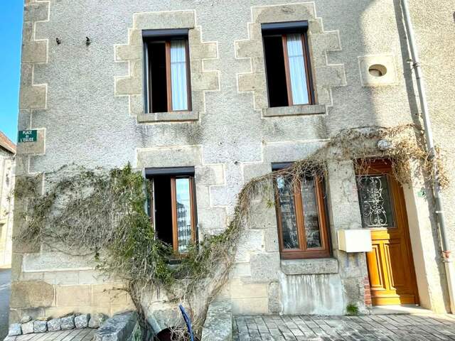 Ensemble immobilier de deux maisons et une maisonette — photo du bien