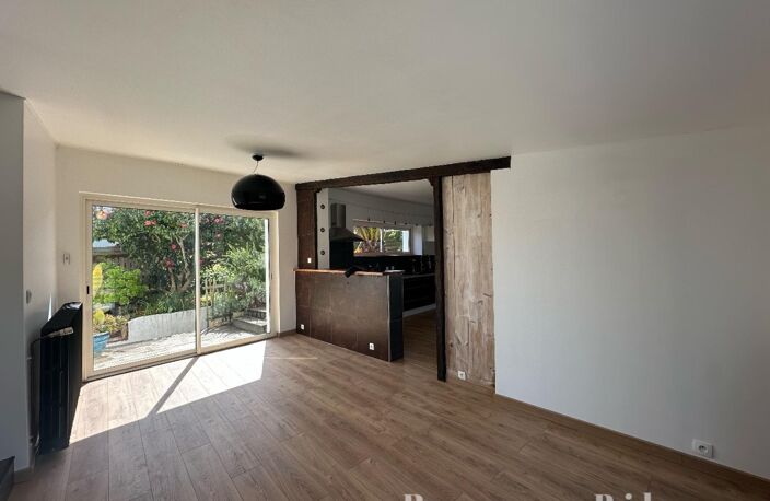 PLOUGONVELIN-maison 6 pièces — photo 5