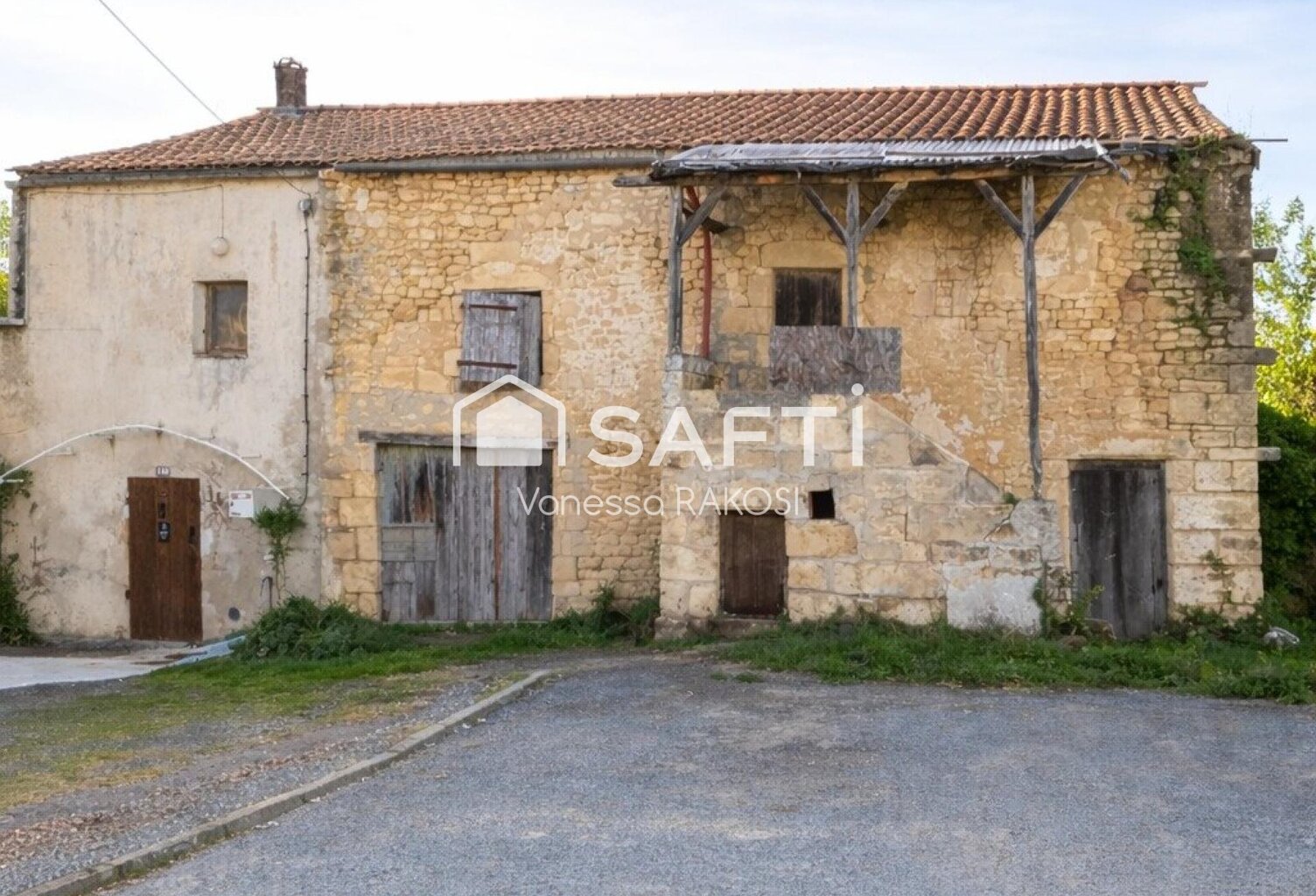 MAISON DE 59 M² A RENOVER AVEC COUVERTURE RECENTE — photo 1