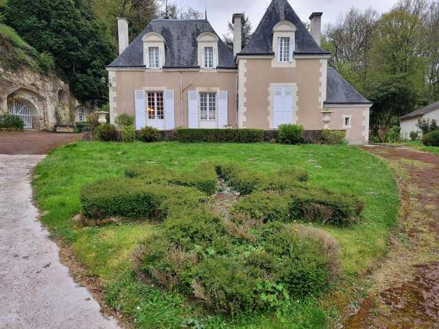 MANOIR D'EXCEPTION ET SES SOMPTUEUSES CAVES — photo du bien