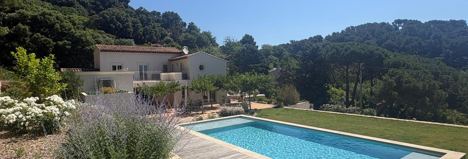 Maison 7 Pièces 268 m² à vendre à Carqueiranne (83320)