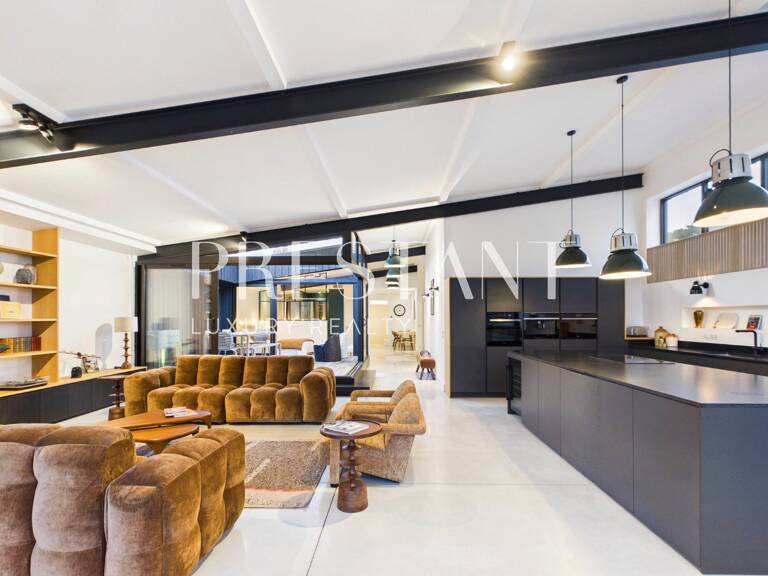 Loft/Atelier/Surface — photo 1