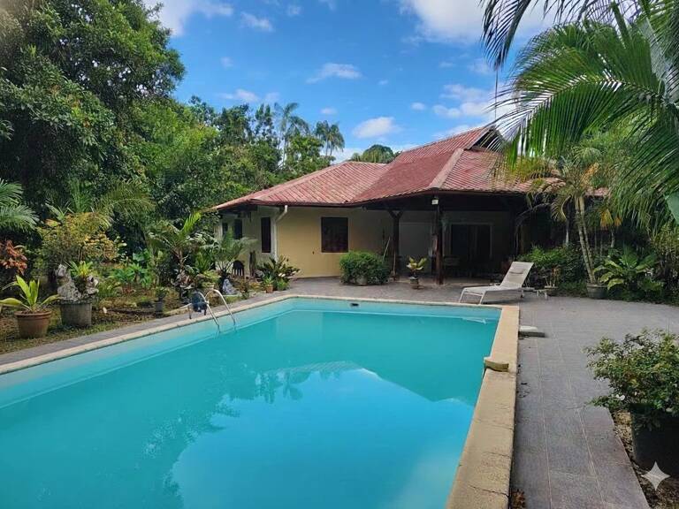 VOTRE VILLA T5 AVEC PISCINE DANS UN QUARTIER CALME ET PROCHE DE TOUTES LES COMMODITÉS — photo 1