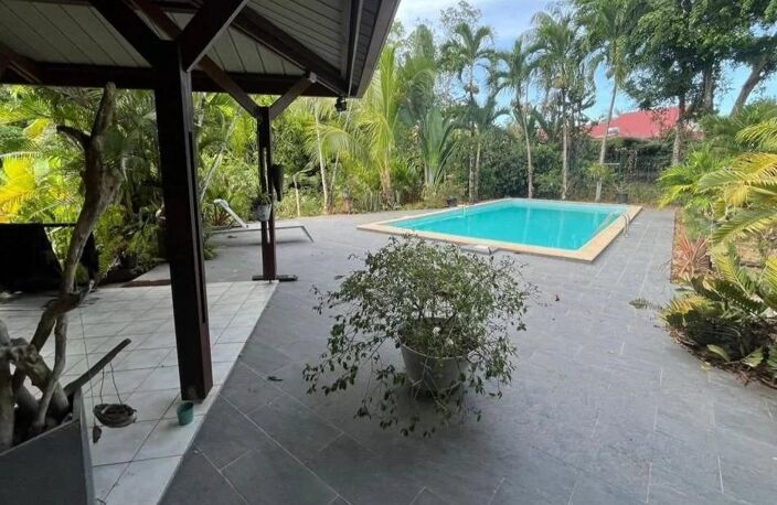 VOTRE VILLA T5 AVEC PISCINE DANS UN QUARTIER CALME ET PROCHE DE TOUTES LES COMMODITÉS — photo 2