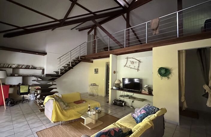 VOTRE VILLA T5 AVEC PISCINE DANS UN QUARTIER CALME ET PROCHE DE TOUTES LES COMMODITÉS — photo 3