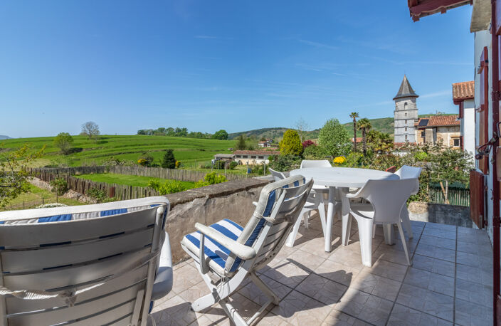 EXCLUSIVITE - Ainhoa, maison de ville avec jardin — photo 2