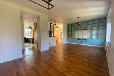 Appartement 4 pièces 243800 €