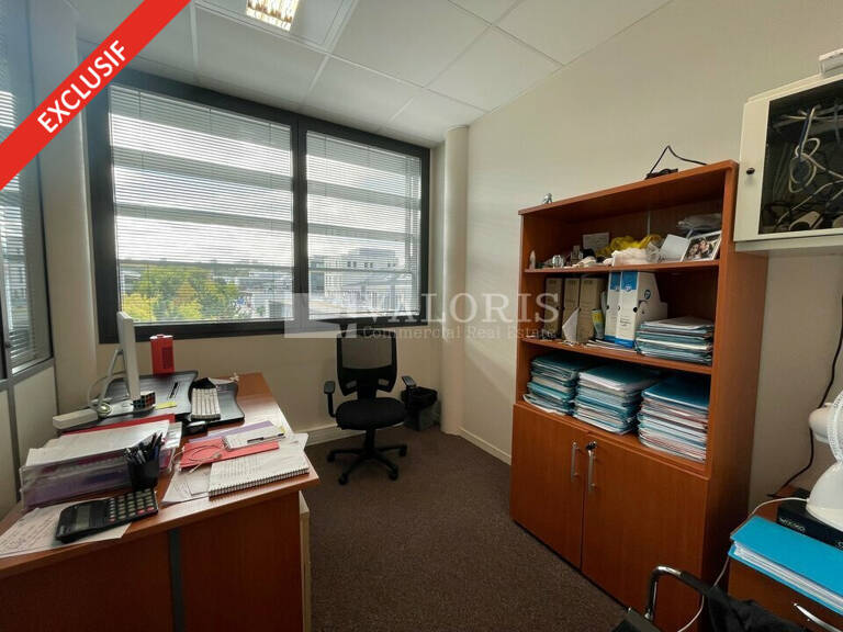 BUREAUX à LOUER — photo 1