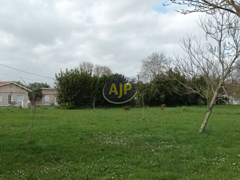 Terrain Talais 769 m2 — photo 1