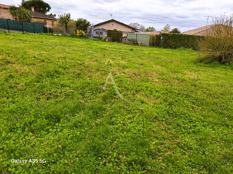 Terrain L Isle Jourdain 1000 m2 — photo 1