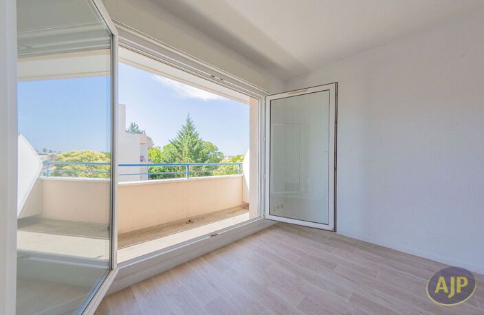 Appartement Bordeaux 3 pièce(s) 67m2 — photo 2