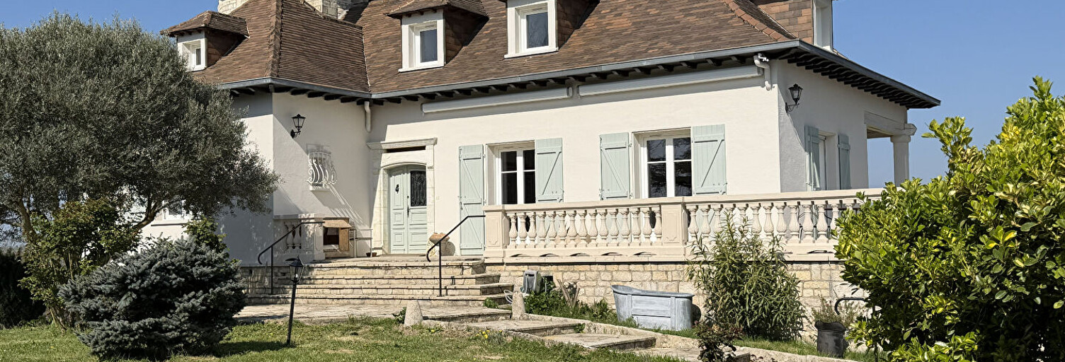 Maison 9 Pièces 230 m² à vendre à Caussade (82300)