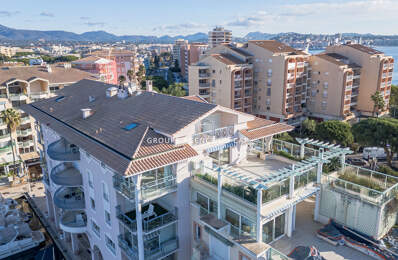 Appartement de luxe à vendre à Fréjus Plage avec vue mer — photo du bien