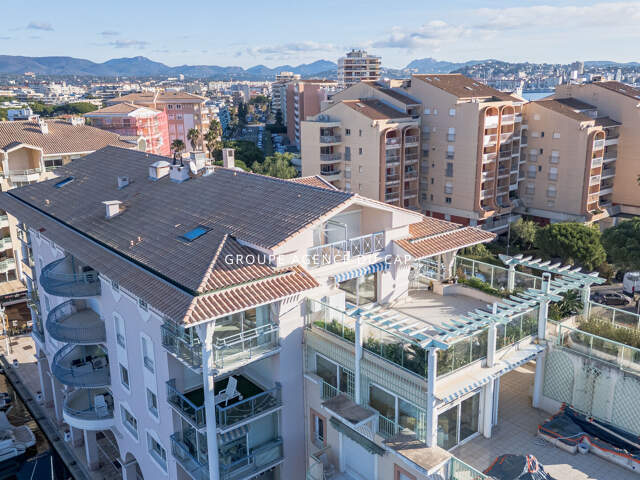 Appartement de luxe à vendre à Fréjus Plage avec vue mer — photo du bien