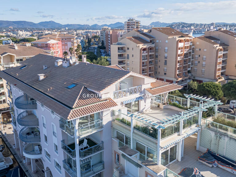 Appartement de luxe à vendre à Fréjus Plage avec vue mer — photo 1