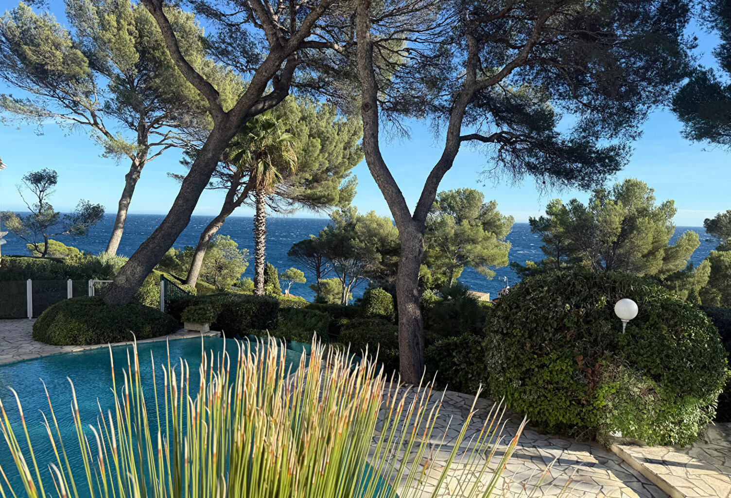 APPARTEMENT SAINT RAPHAEL VUE MER 3 PIECES — photo 1