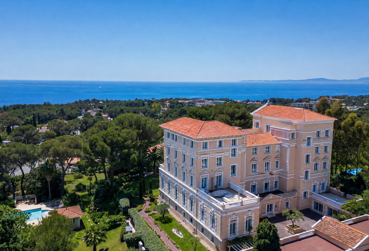 Appartement d'exception à Boulouris 5 pièce(s) 295 m2 vue mer Belle Epoque — photo 1