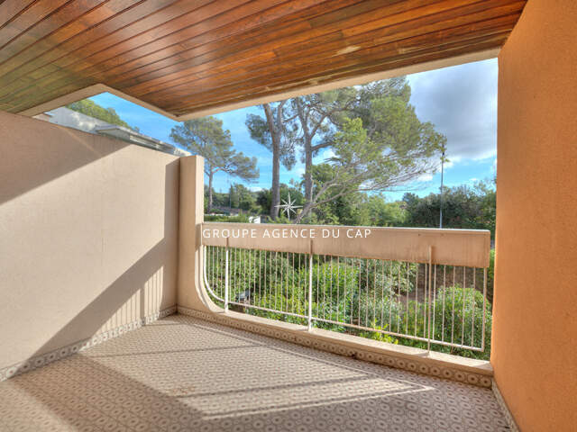 Appartement 2 pièces avec terrasse et parking privatif Saint Raphael — photo du bien