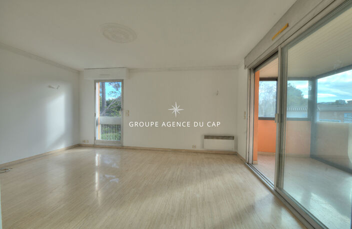 Appartement 2 pièces avec terrasse et parking privatif Saint Raphael — photo 3