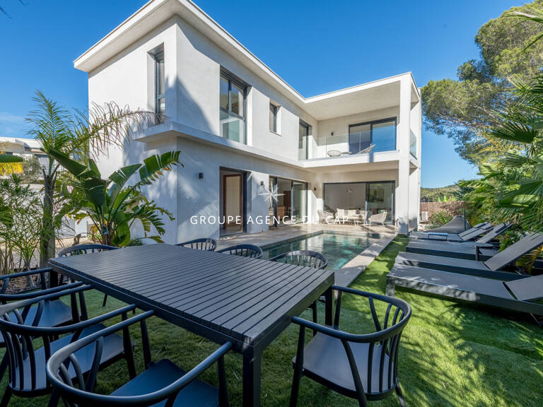 Villa contemporaine avec piscine à Boulouris, Saint-Raphaël — photo 1