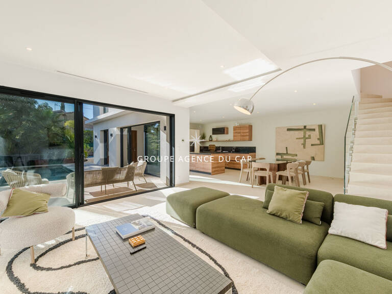 Villa contemporaine avec piscine à Boulouris, Saint-Raphaël — photo 1