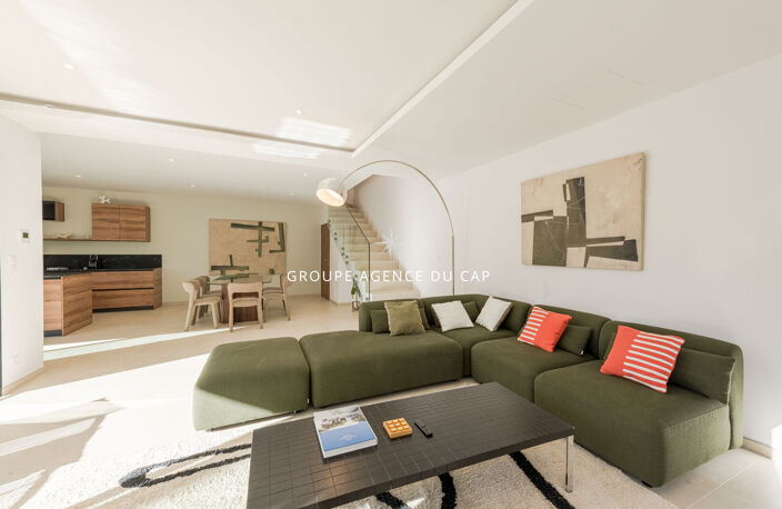 Villa contemporaine avec piscine à Boulouris, Saint-Raphaël — photo 2