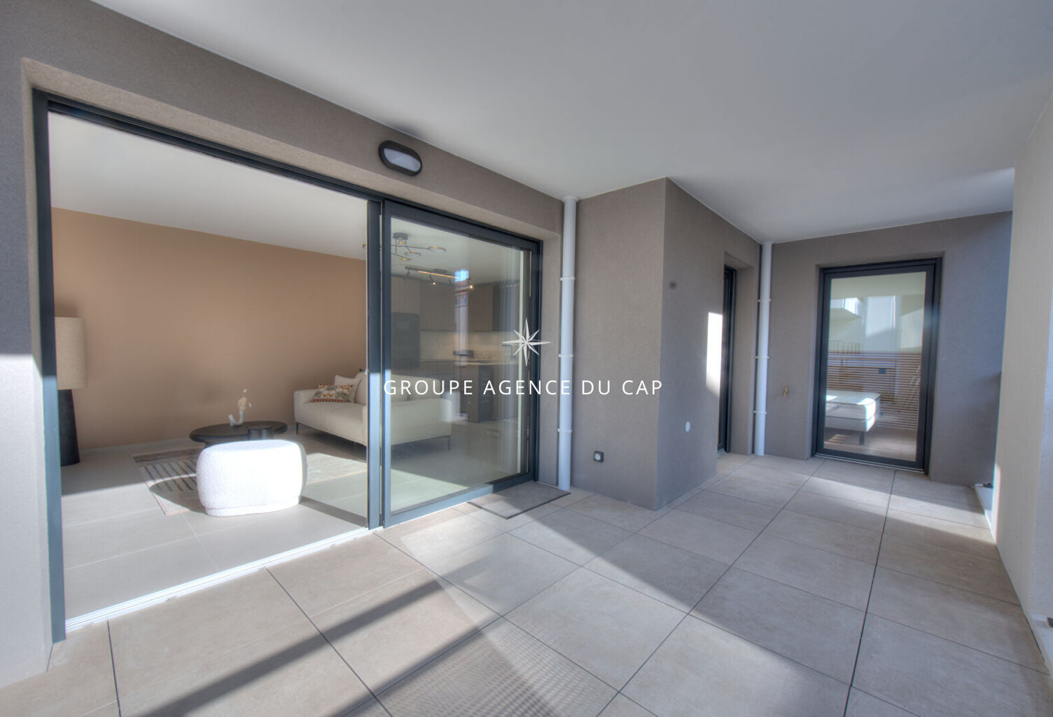 APPARTEMENT A VENDRE A SAINT AYGULF RESIDENCE NEUVE GARAGE DOUBLE — photo 1