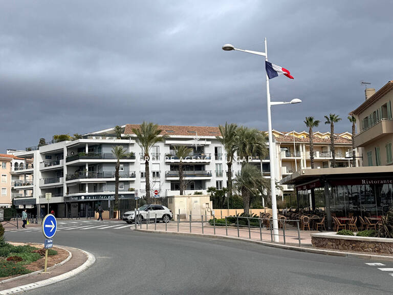 Murs commerciaux libres port  ST RAPHAEL — photo 1