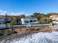 VILLA PIEDS DANS L'EAU SAINT AYGULF - 7 pièce(s) - 238 m2 — photo 3
