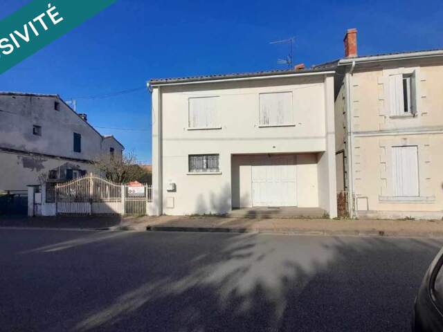 maison de ville non mitoyenne  avec étages 4 chambres et jardinet — photo du bien